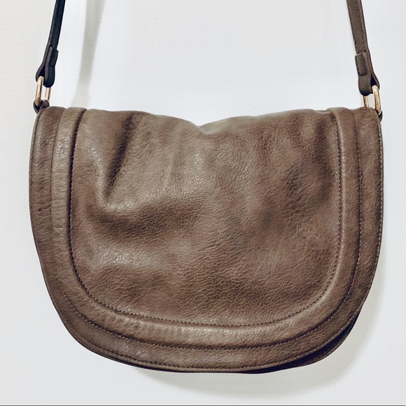 AMELIE GALANTI | Large Saddlebag Crossbody Bag - Picture 3 of 16